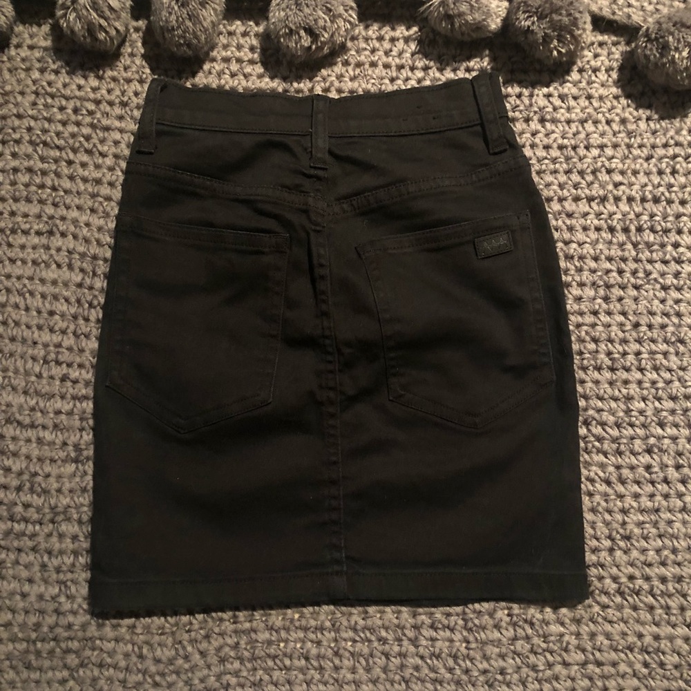 Classic Black Mini Skirt - Picture 6 of 7